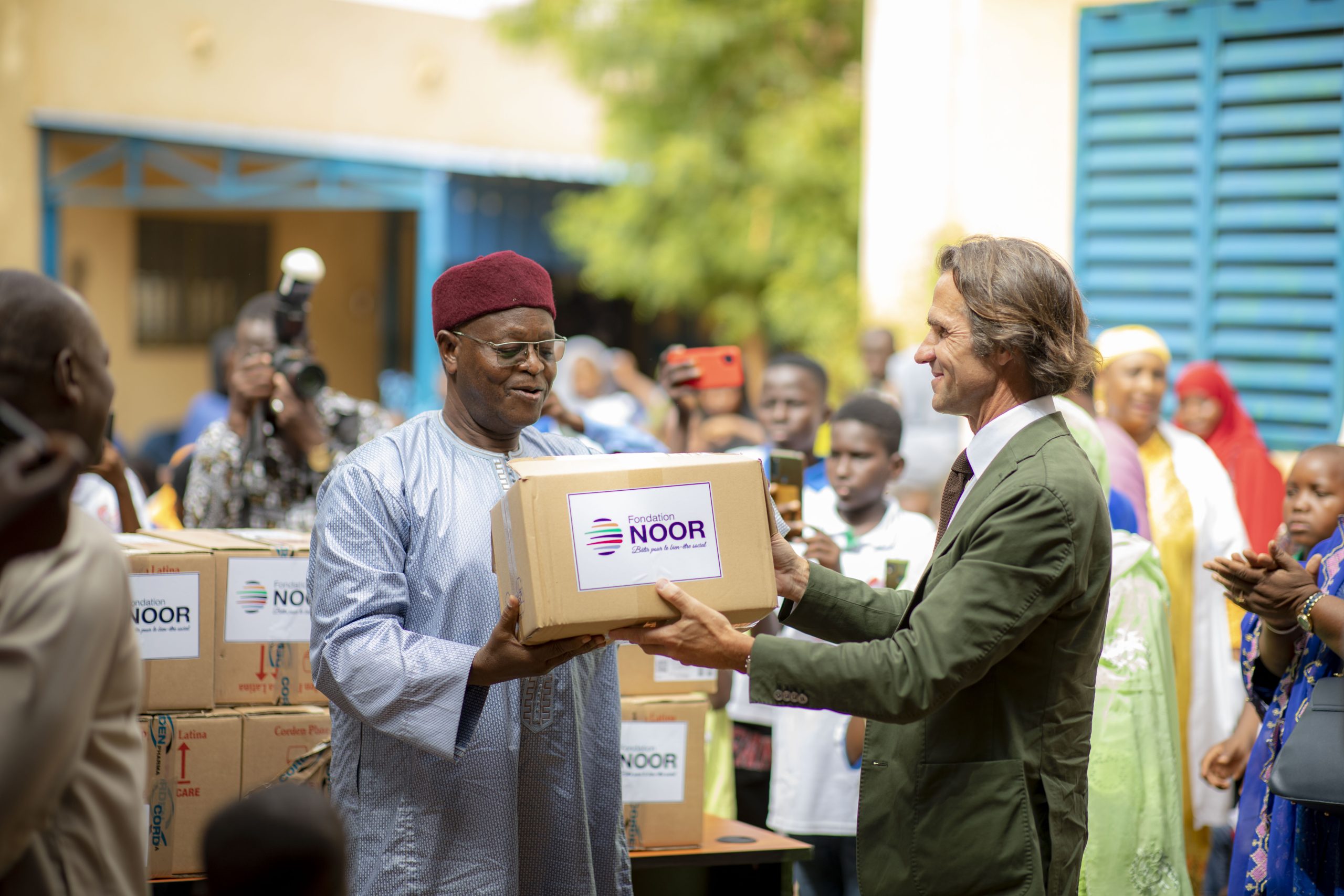 Don et remise de médicaments au Centre de Drépanocytose à Niamey au Niger