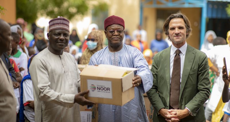 Don et remise de médicaments au Centre de Drépanocytose à Niamey au Niger